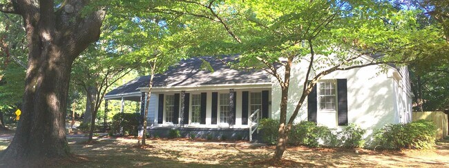 Foto del edificio - 1/2 First Full Month's Rent in East Memphi...