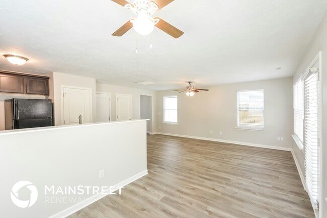 Building Photo - 2560 Willow Branch Dr
