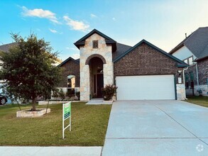 Building Photo - 923 Kingston Pl