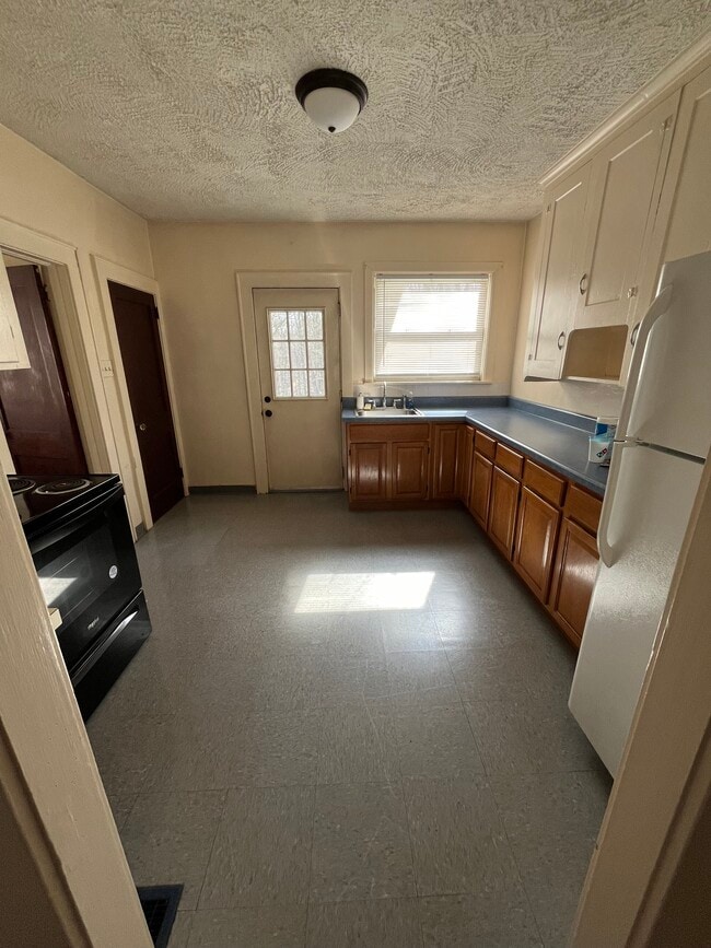 Kitchen - 2956 Nuangola Rd