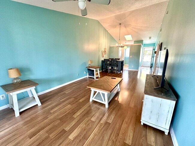 Building Photo - 5747 Deer Run Dr
