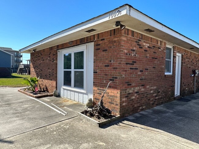 Building Photo - 095-Ward