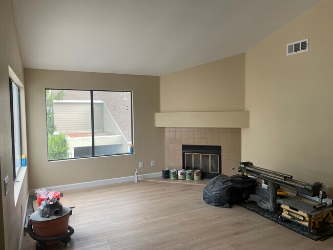 Building Photo - 444 Deerfield Ave