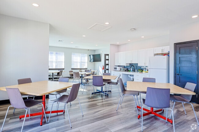 Interior Photo - Crystal Falls Crossing