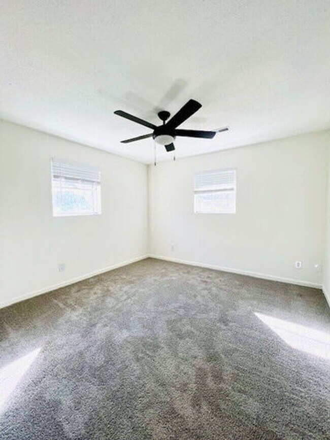 Foto del edificio - River Front Apartments