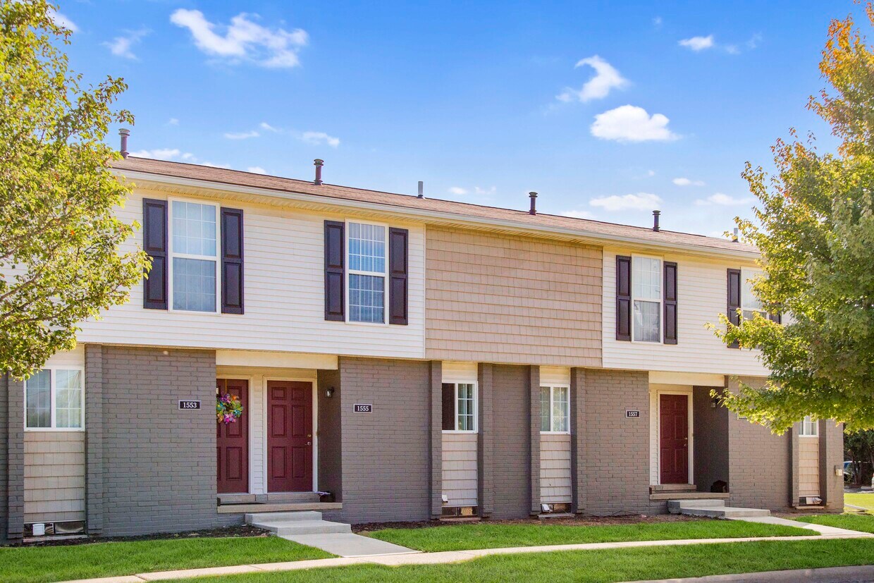Meadowood Townhomes 41140 Canton Ct Canton, MI