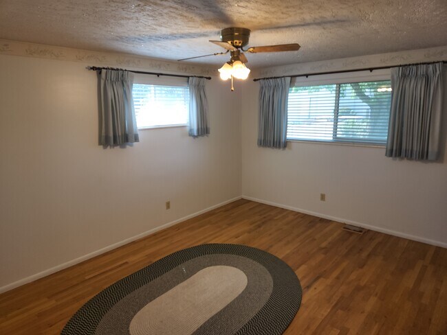 Building Photo - 7458 S 1980 E