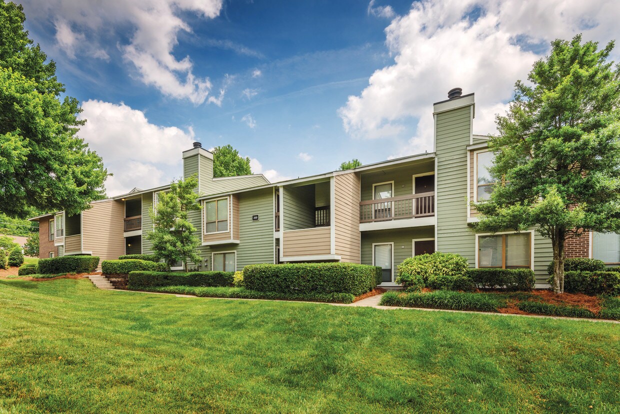 The Corners at Crystal Lake Apartments WinstonSalem, NC