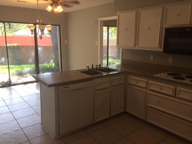 Foto del edificio - 742 Hummingbird Cir
