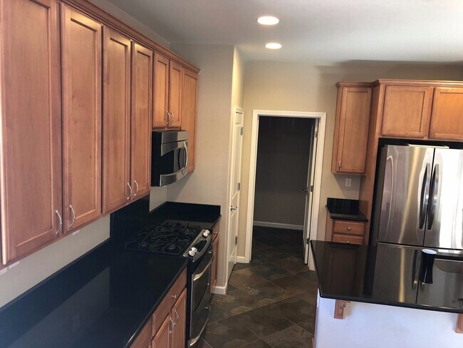 Foto del edificio - Beautiful 3 B/D 2.5 BA House in Roseville-COMING VERY SOON! ACT FAST AND APPLY NOW AS THIS PROPER...