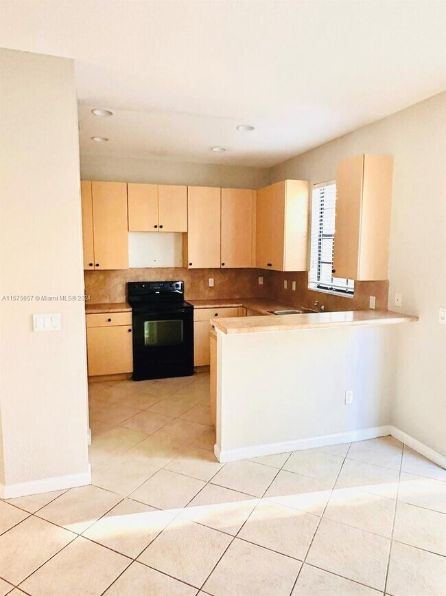 Building Photo - 1706 SW Via Rossa