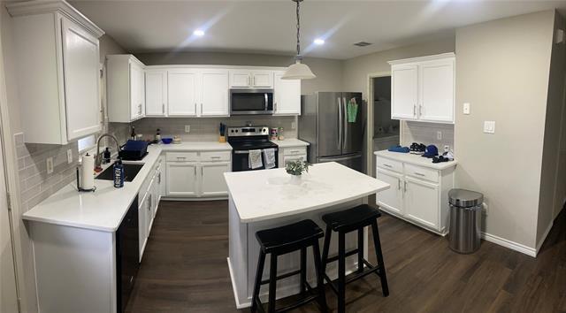 Building Photo - 2201 White Pine Dr