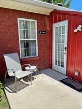 Building Photo - 174 Schools Dr Building Photo - 174 Schools Dr