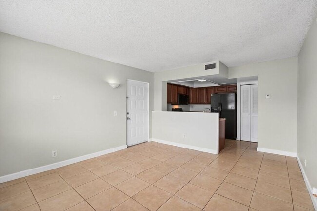 Building Photo - 752 Executive Center Dr