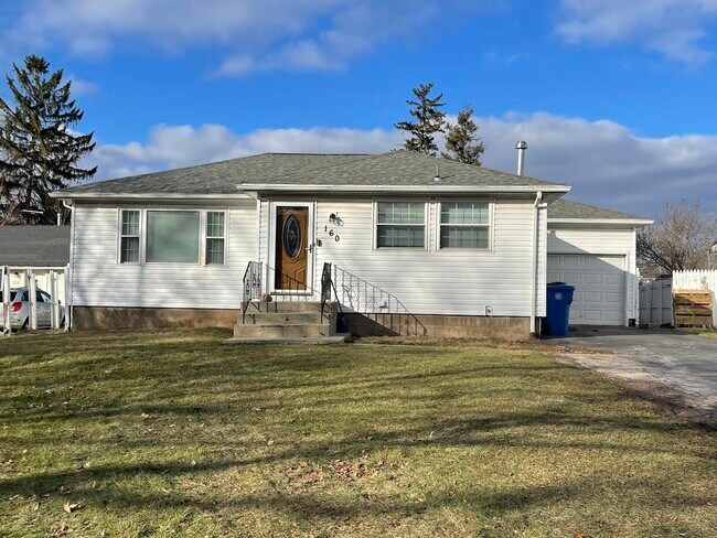 Parte delantera/exterior - 160 Westfall Rd