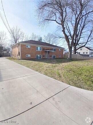 Building Photo - 909 Cook Ave