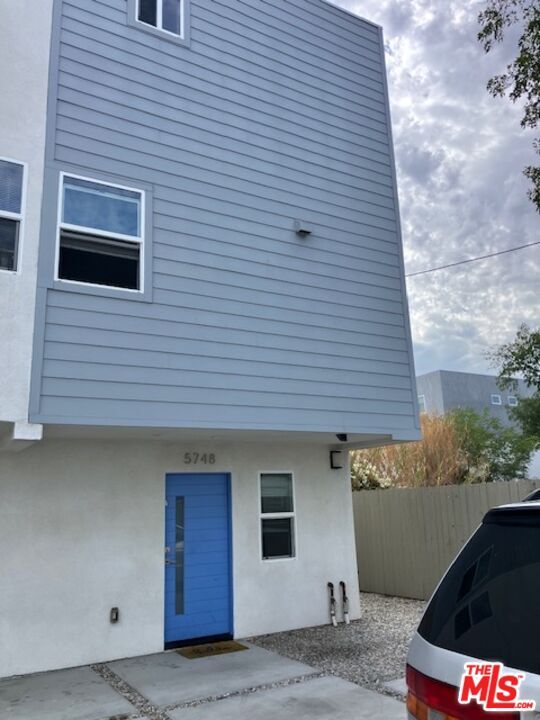 Foto principal - 5748-5748 Elmer Ave