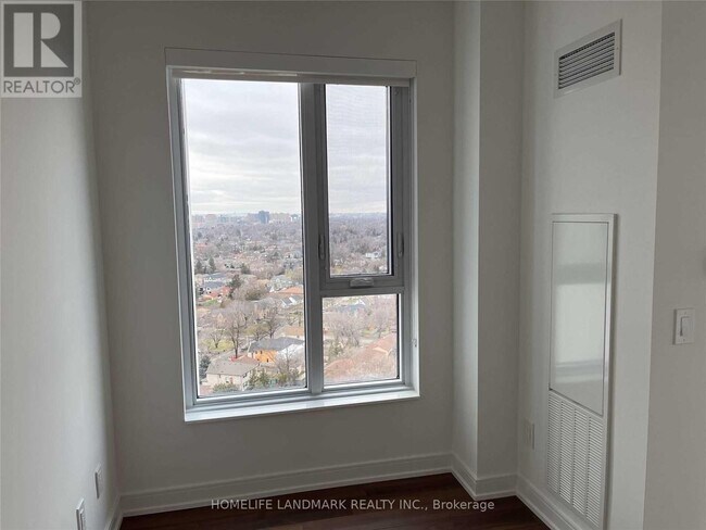 Photo du bâtiment - 30 Samuel Wood Wy