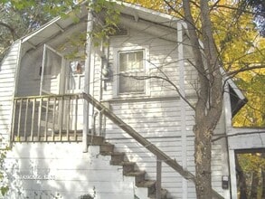 Building Photo - 105 Eakin St SW