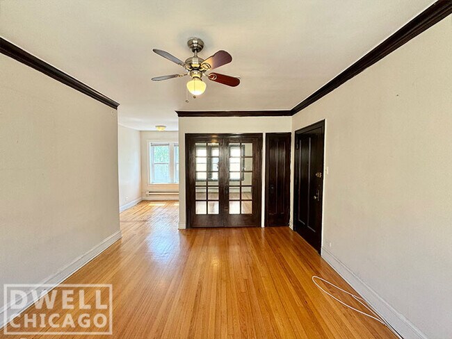 Foto del edificio - 3830 N Greenview Ave
