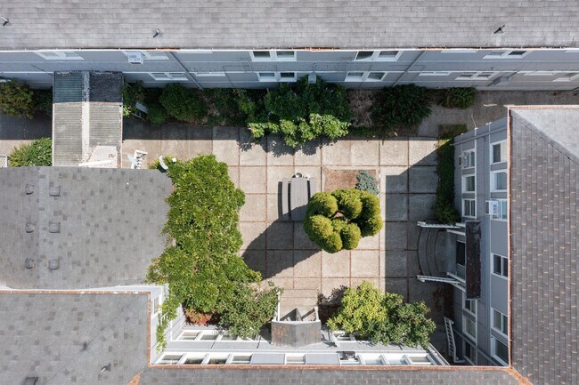 Foto del edificio - Lawton Apartments