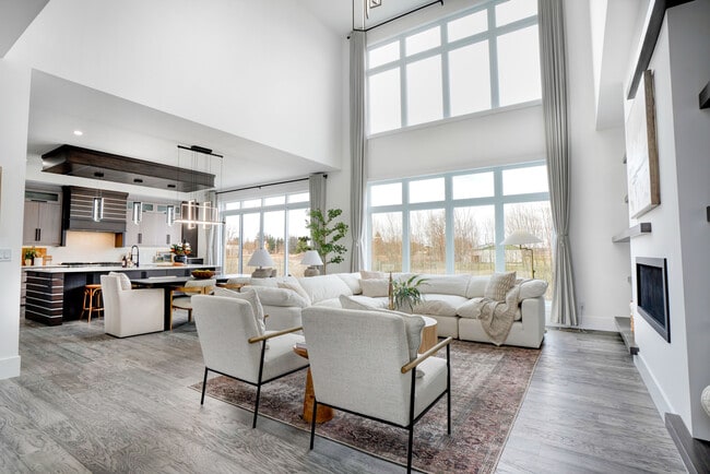 Photo du bâtiment - Luxury 6-Bedroom Executive Home for Rent *...