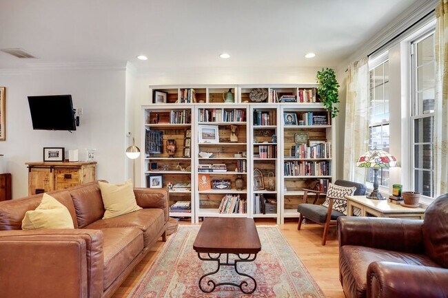 Building Photo - Modern Excellence in Eckington| 2 Parking ...