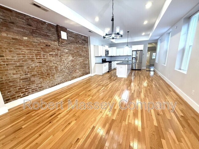 Building Photo - 1435 Mellwood Ave