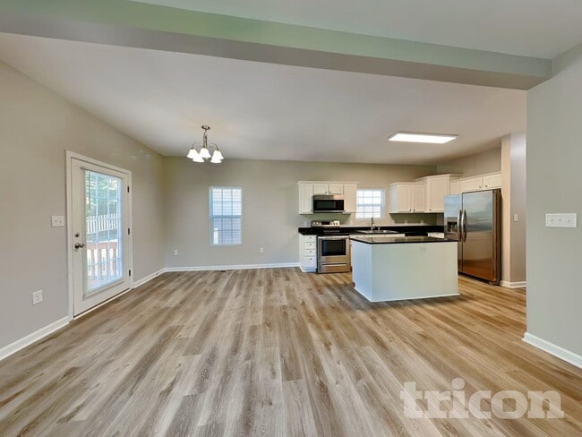 Building Photo - 118 Lookout Point Pl