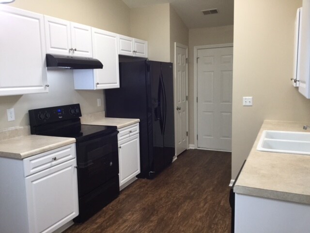 Building Photo - 9188 Fieldstone Trace