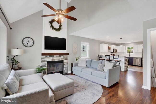 Foto del edificio - 780 Blossom Hill Ln