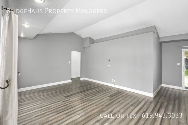 Building Photo - Beautiful and Spacious 3 bed / 1 bath home...