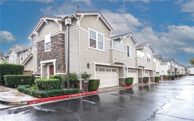 Foto del edificio - 7331 Shelby Pl