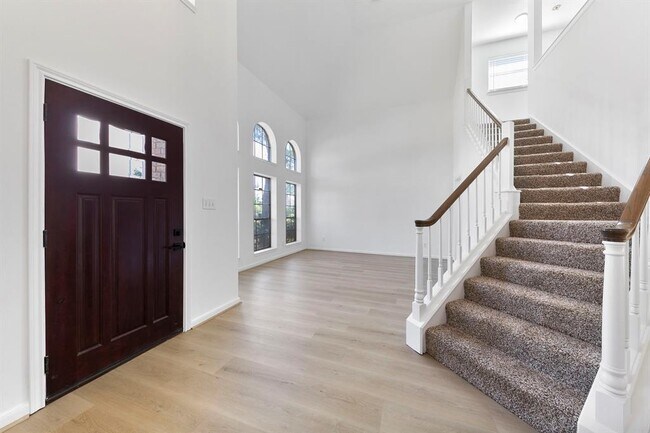 Building Photo - 1414 Bluestone Dr