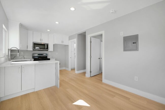 Building Photo - 1318 Malachite Ave