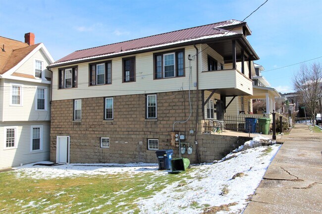 Foto del edificio - 321-323 Euclid Avenue