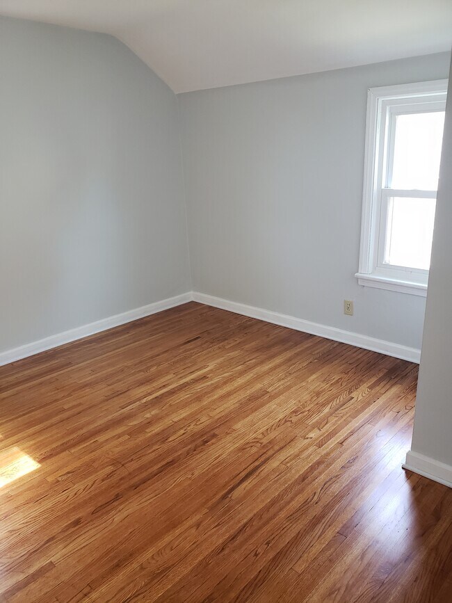 123 Kimberly Ave. Unit Upper Apt., Buffalo, NY 14220 123 Kimberly Ave