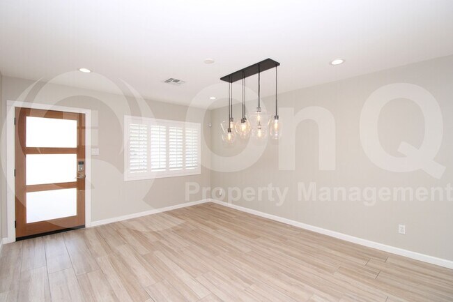 Building Photo - 2519 E Elm St