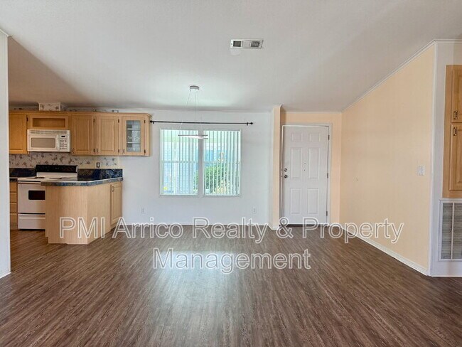 Foto del edificio - 3515 Zephyr Ln