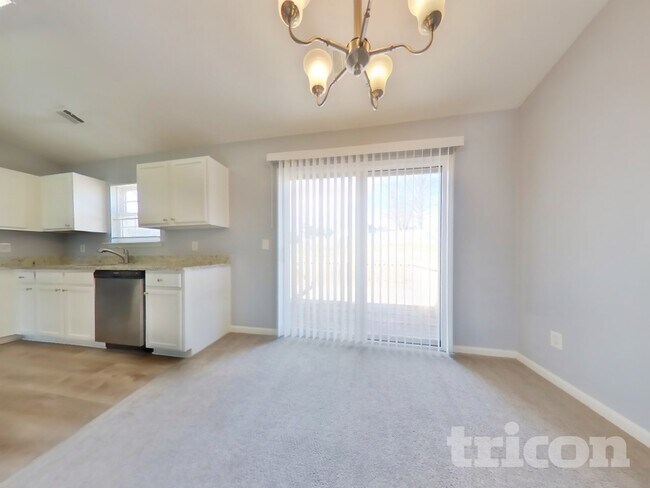 Building Photo - 245 Longview Dr