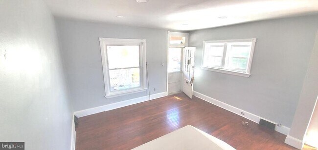 Foto del edificio - 16 Wildwood Ave