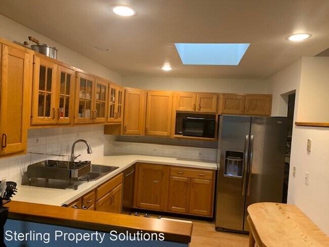 Building Photo - 4 br, 3.5 bath House - 200A Dingle Ridge Rd