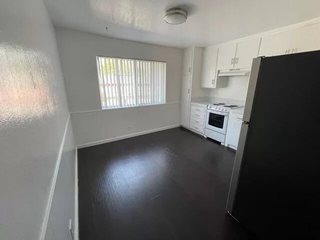 Kitchen - 1241 Coronado Dr