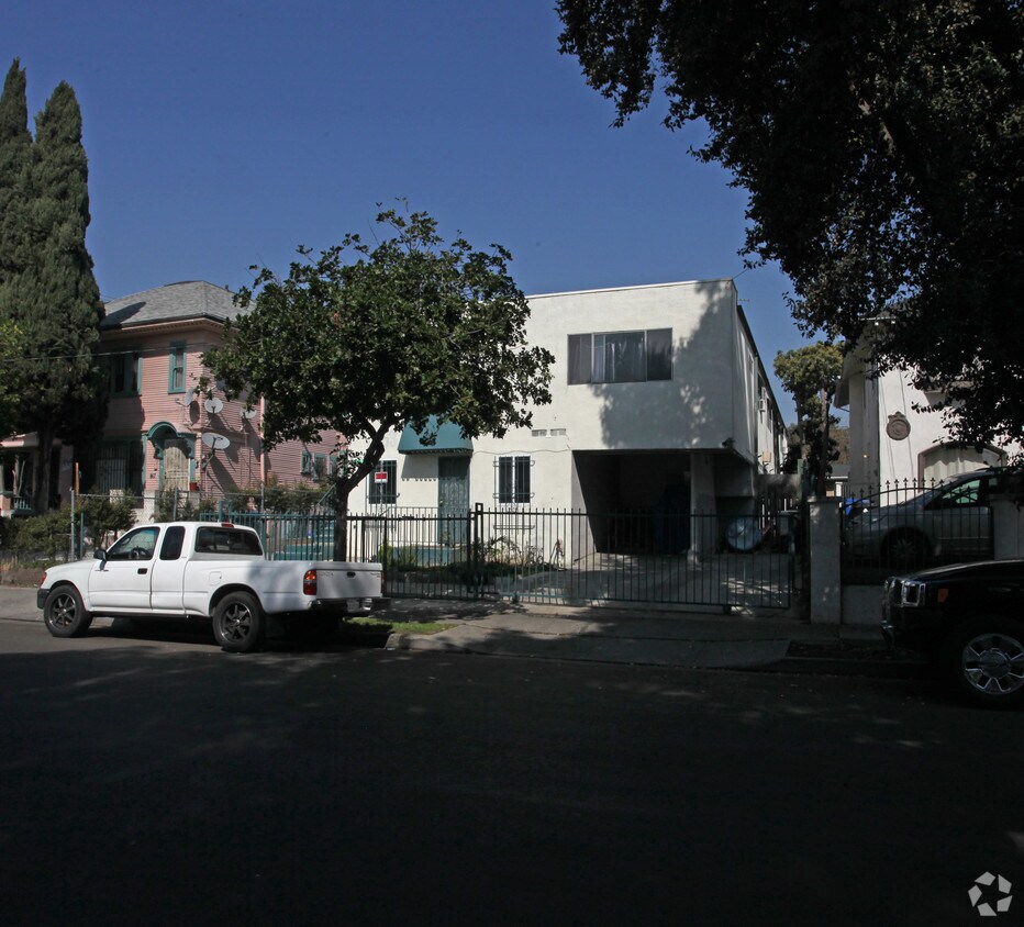 Foto del edificio - 1863 W 11th Pl