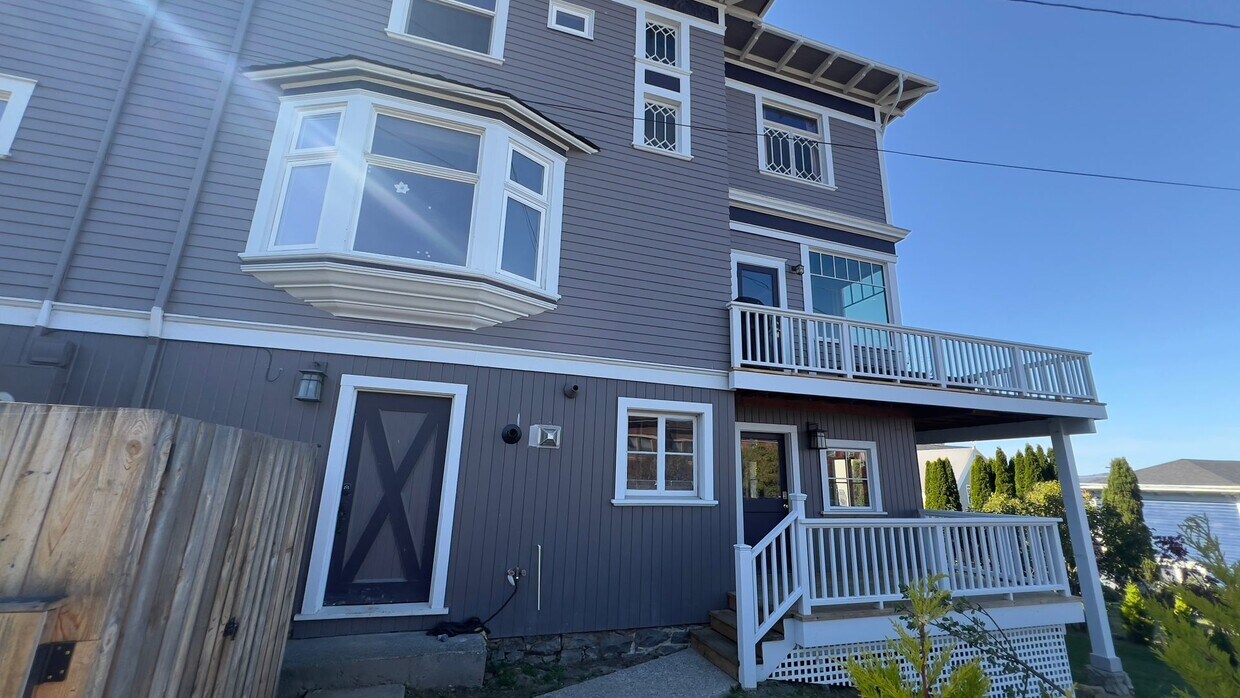 Foto principal - 1588 Grand Ave