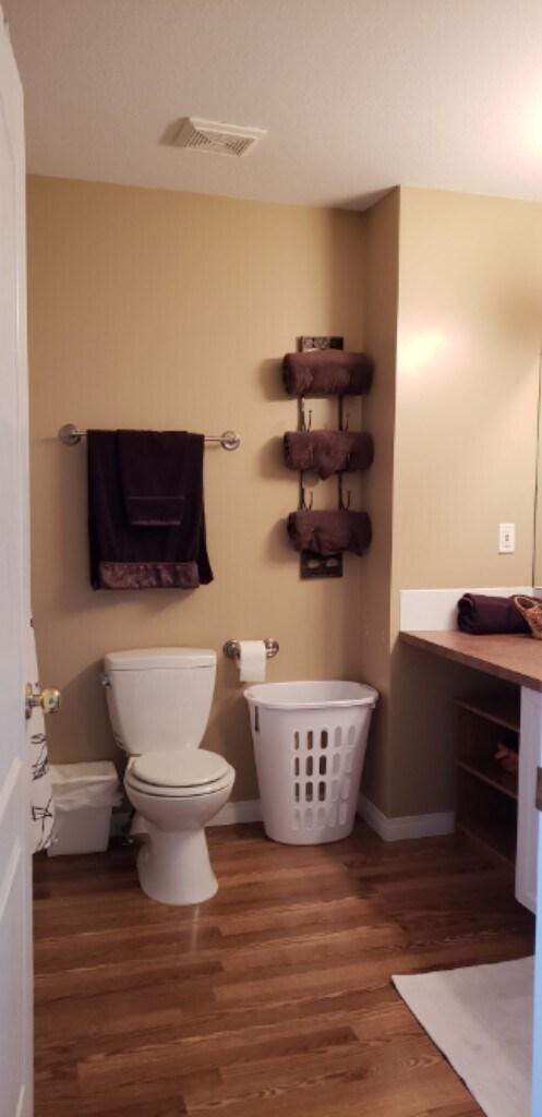 Photo du bâtiment - 3 Bed 2.5 Bath Unit in Red Deer, AB