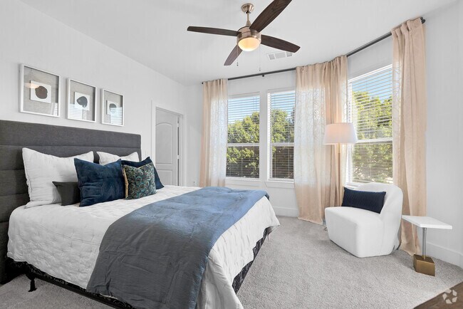 2 habitaciones, 1 baño - 972 pies cuadrados - Richard - Dormitorio principal - Ely at the Ballpark