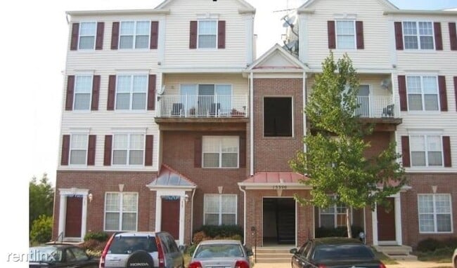 Building Photo - 2 br, 2.5 bath Condo - 2495 Angeline Dr