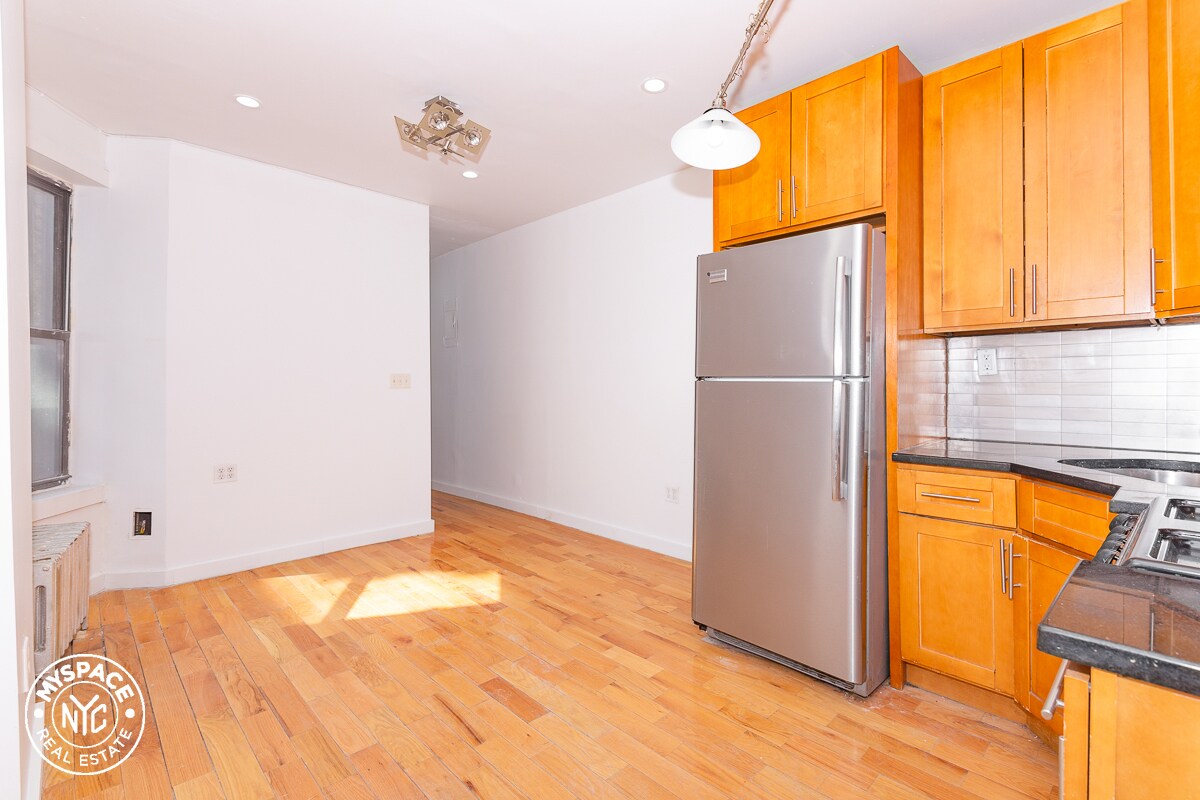 Primary Photo - 160 Havemeyer St