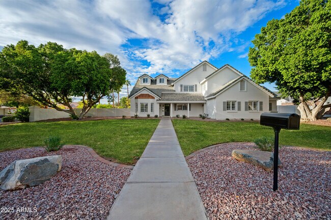 Building Photo - 4352 E Santa Rosa Pl